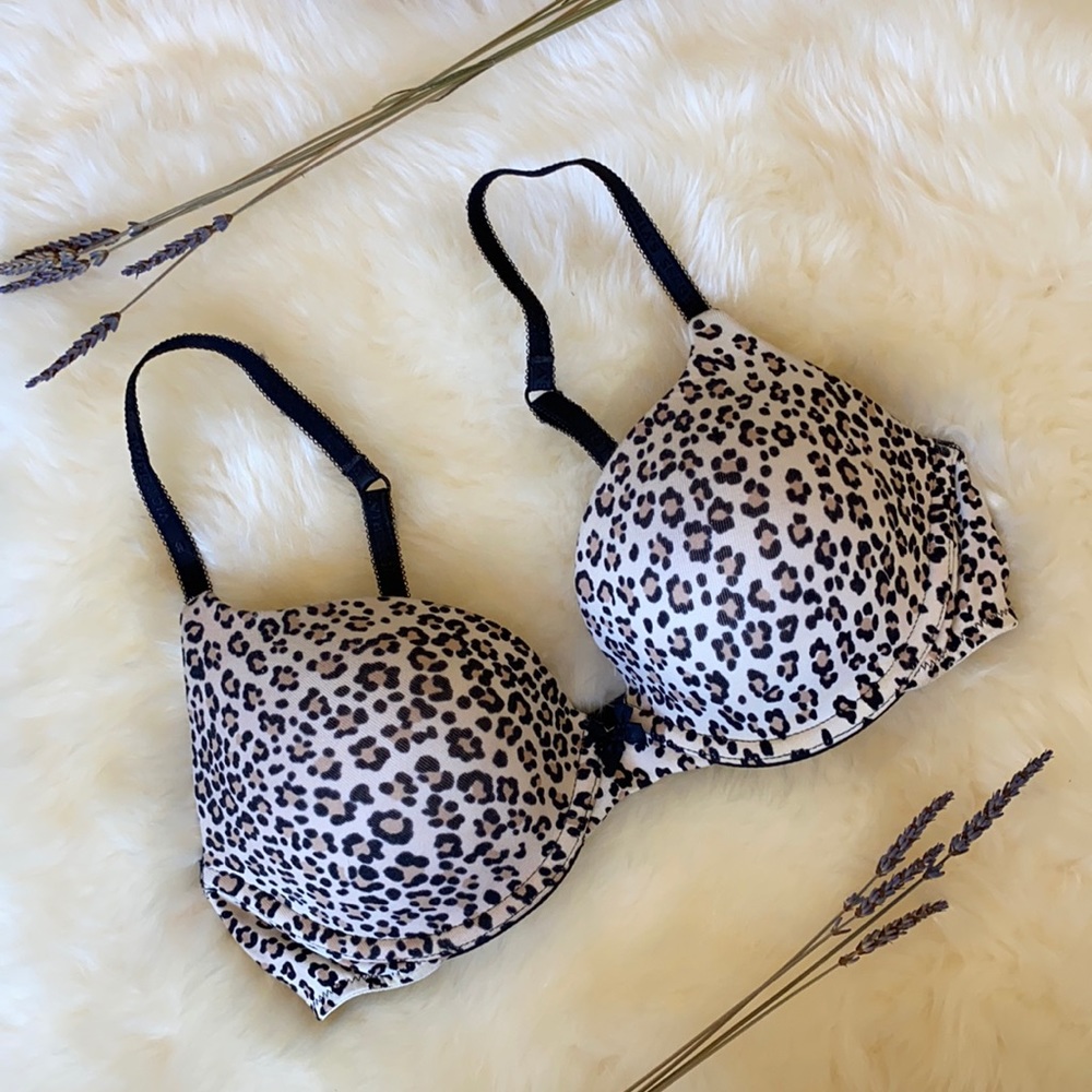 Victoria’s Secret 34C push up bra